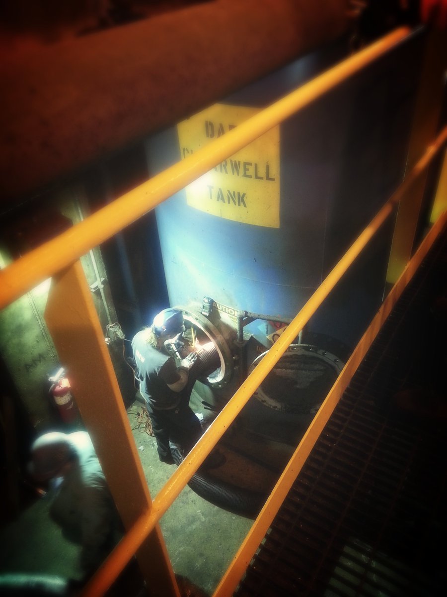 safetytrainings's tweet photo. Should a confined space attendant ever enter a confined space? 

#confinedspace #safety #training https://t.co/kZkMKyUn8K https://t.co/AsBMJEgJTY