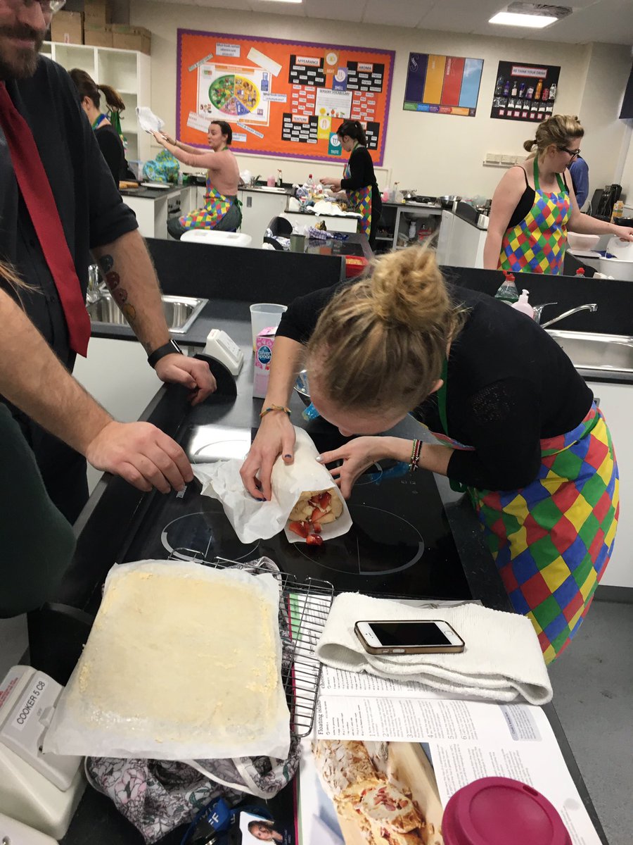 AmsPheonix's tweet photo. Everything is taking shape!! 24 mins to go!! @AshManorSchool @AMSTechnology https://t.co/kWkhIBOf0p