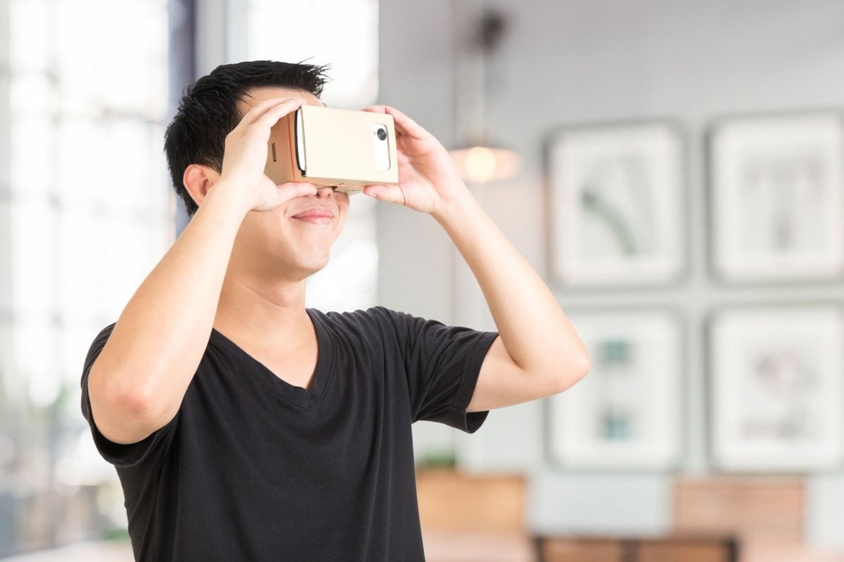 switcharger's tweet photo. How Augmented Reality Will Shape the Future of Ecommerce https://t.co/zNfci9y1ZK https://t.co/w9ApCttJ8T