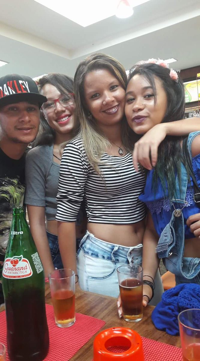 adelmodelima tweet picture