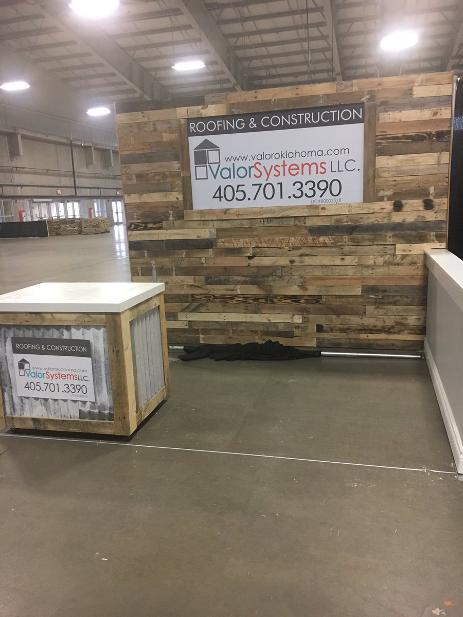 Ooohhh... #shiplap <a href="/Valor_Systems/">Valor Systems, LLC</a> <a href="/OKCHomeShow/">OKC Home + Outdoor Living Show</a> #roofing