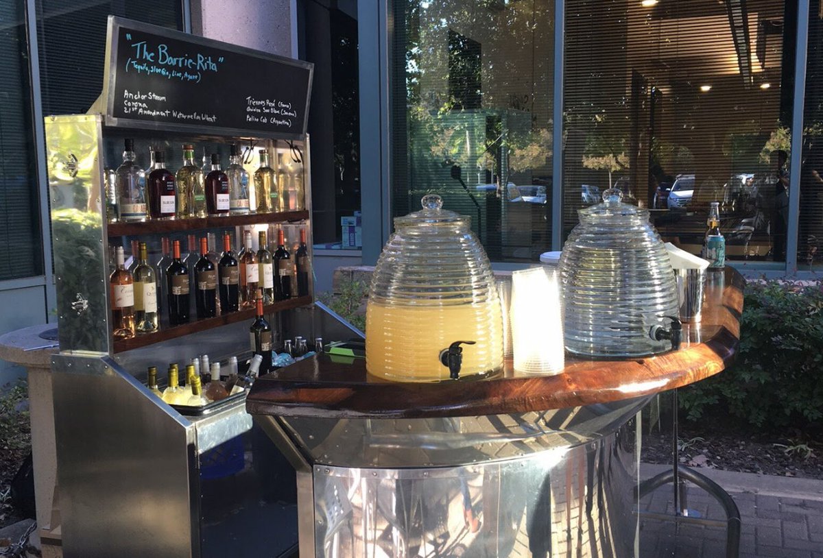 PortableBarCo's tweet photo. Check out this picture of the Back #Bar and a #FlashBar ESK Productions customized #BarService #Theportablebarcompany https://t.co/yqBeY0SX2J