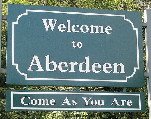 KurdtCobain1967's tweet photo. In Kurt's hometown Aberdeen, WA, they put up a road sign in 2005 that reads, "Welcome To Aberdeen. Come As You Are." https://t.co/q9oAU2DCmT