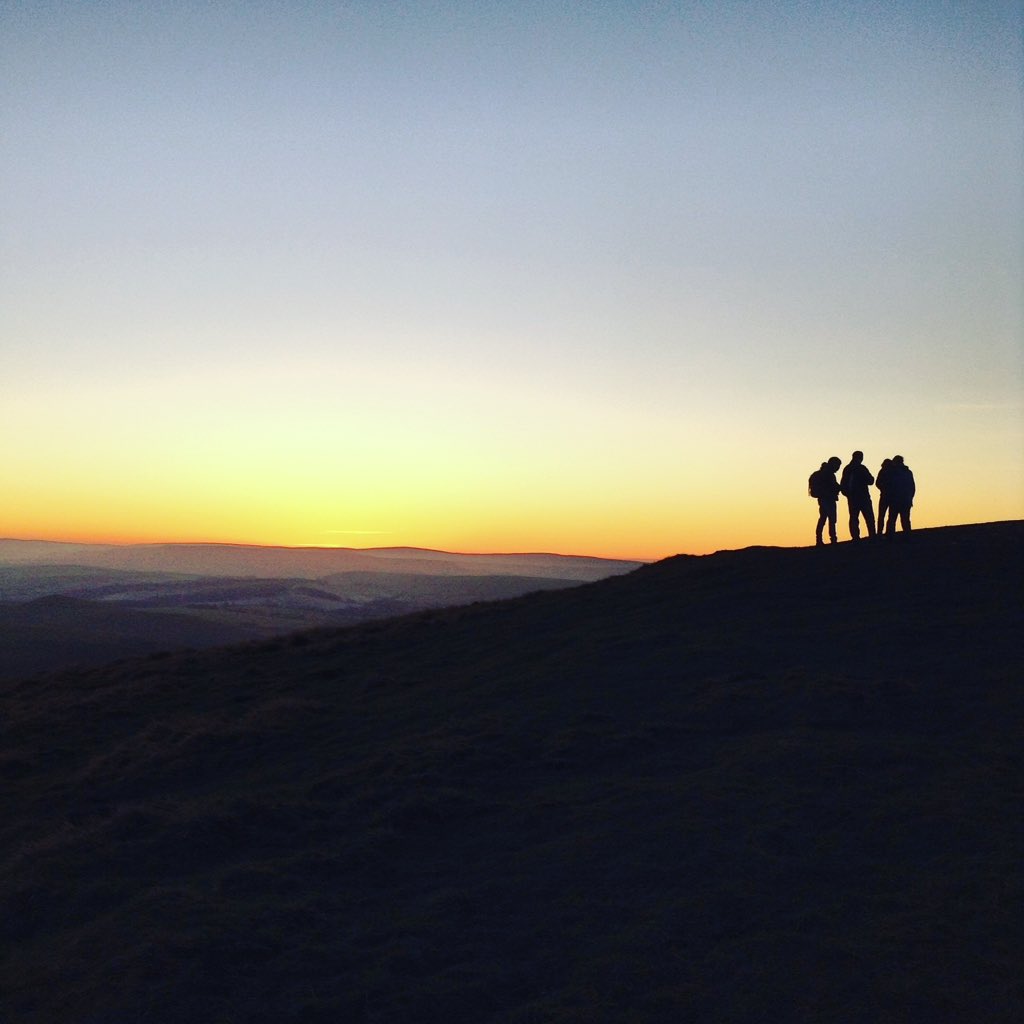 Sunset on top of Mam Tor, Castleton, #Derbyshire #peakdistrict #hiking #outdoors #landscapephotography
