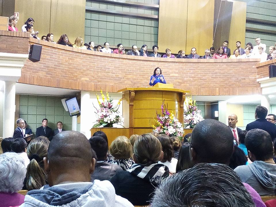 MLPiraquive's tweet photo. Fotos de la visita de la Hermana María Luisa Piraquive a la Iglesia del barrio Las Ferias en Bogotá, Colombia. 17 de Enero de 2017. https://t.co/Z8KRTHjkdz