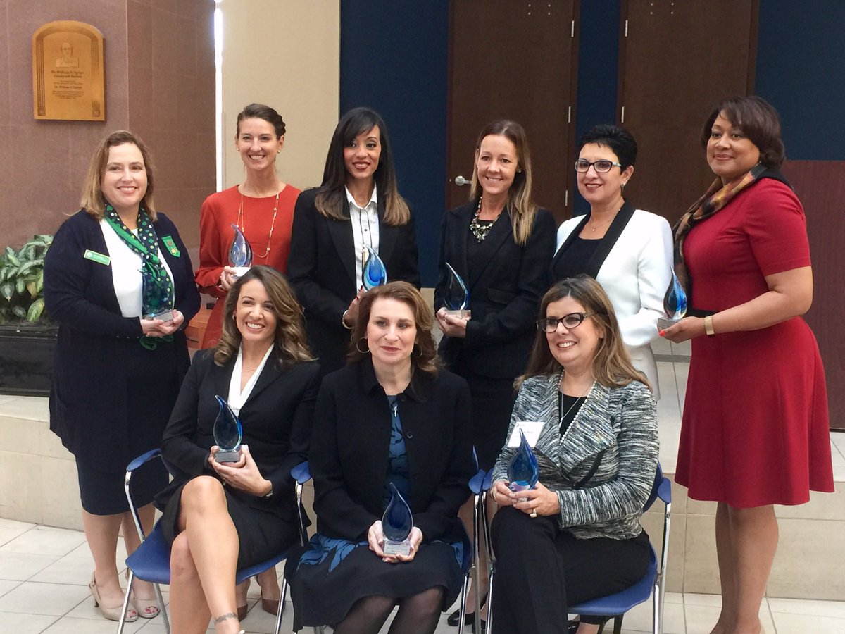 courtneyabraha7's tweet photo. #Incrediblyhumbled to receive the glass ceiling award from the FL Diversity Council.#lovewhatyoudo #goforgreat @AdeccoGroupNA https://t.co/IGUBiZUFZK