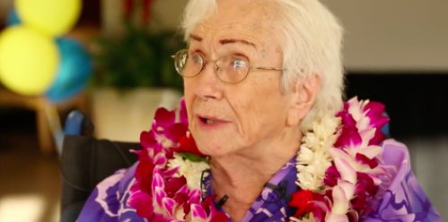 HuffPost's tweet photo. This 94-year-old woman just graduated from college with a 4.0 GPA https://t.co/SfDuuzcVMt https://t.co/Svd76dBMCQ
