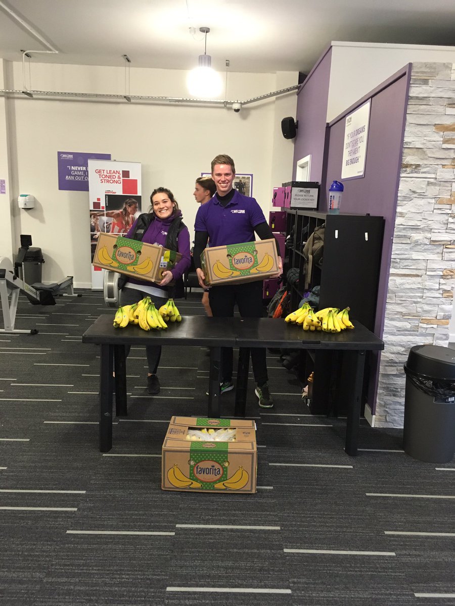 Thanks to <a href="/5125Clacton/">Clacton Tesco</a>  Tesco for giving us some bananas to give away to our members 🍌 members are loving it!