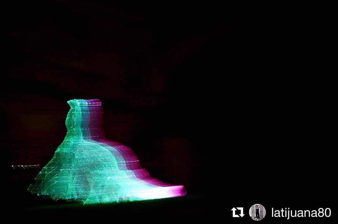 filuxmexico's tweet photo. 📸 Los vestidos lumínicos de Tae Gon Kim, inspirados en el texto "A Lover's Discourse" de Roland Barthes. #FILUX2016 https://t.co/UoflwXh2pE https://t.co/ea8qIrSJe5