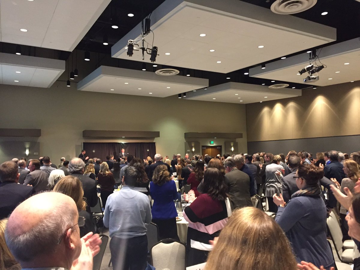 EconAllianceSC's tweet photo. Mayor Ray Stephanson receives a standing ovation. #EASCstateofeverett #Everett https://t.co/ueXBiRY4dv