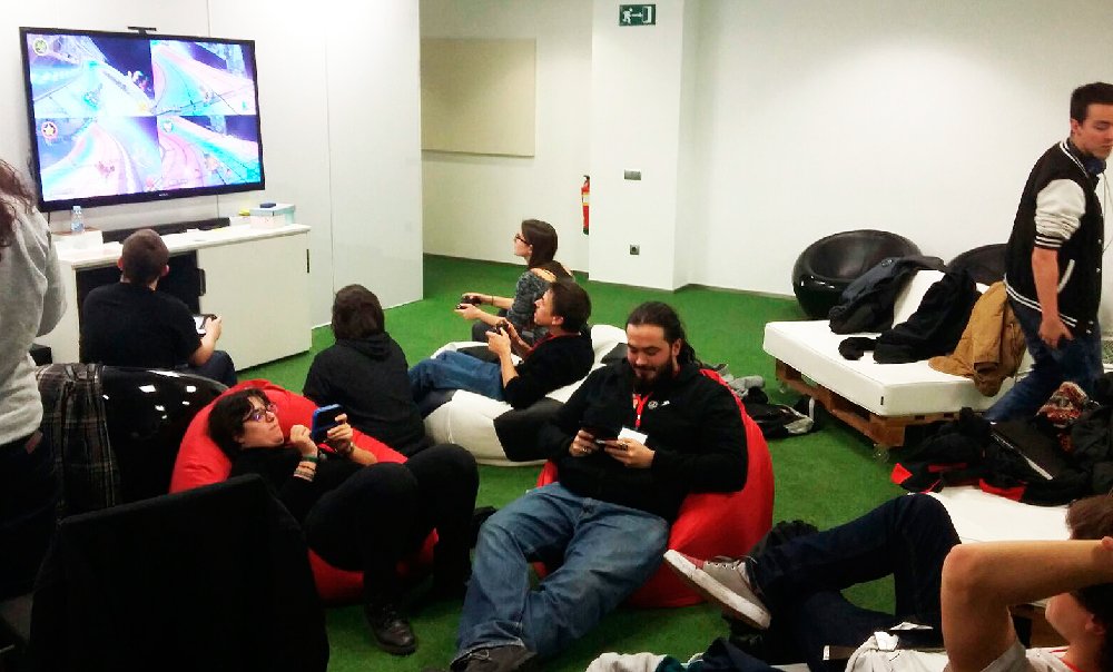 CevBcn's tweet photo. Tarde estupenda para los alumnos de #animación y #videojuegos en @KeradGames! Muy buena experiencia de testeo, funcionalidades y producción! https://t.co/nUjtxy7X7E