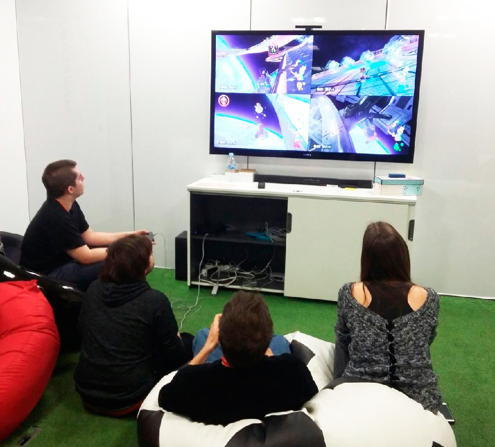 CevBcn's tweet photo. Tarde estupenda para los alumnos de #animación y #videojuegos en @KeradGames! Muy buena experiencia de testeo, funcionalidades y producción! https://t.co/nUjtxy7X7E