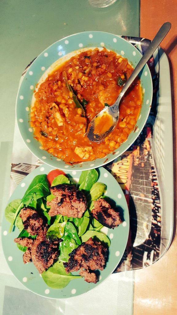 CailinMichie's tweet photo. Beef, venison and @thebodycoach chicken daal recipe to try and prevent sore legs after squatting 83kg at strength this morning #proteinload https://t.co/D6EIE4AwCU