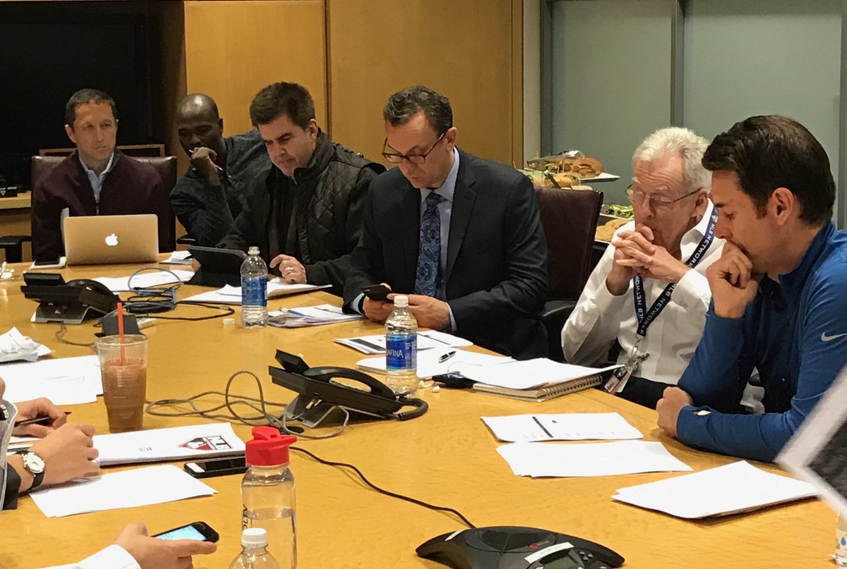 MLBNetworkPR's tweet image. More than 200 yrs in baseball in this group, getting ready for the #HOF2017 announcement. @Ken_Rosenthal @MrBrianKenny @Joelsherman1 @pgammo