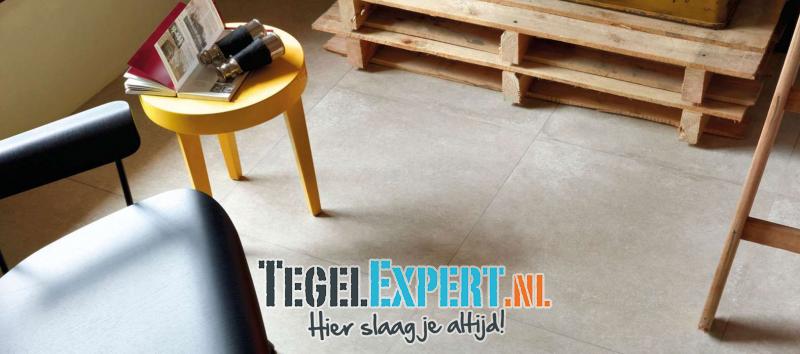 De Cimento Piano tegels hebben een verouderde #betonlook. Stoere #vloer die prima in een modern #interieur past. ow.ly/wX1530877M5