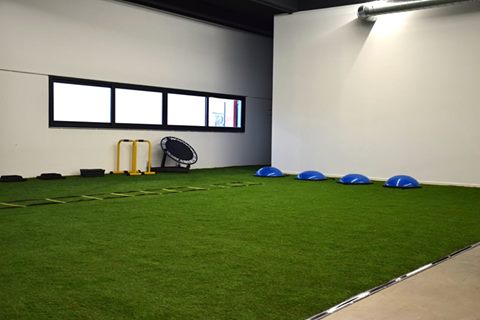gines_plaza's tweet photo. Os presentamos la nueva #FunctionalZone de @OKmasGines. ¡Ven y disfruta de un fantástico césped en tu zona de calentamiento! #GinesPlaza https://t.co/UCMDaRNOMN
