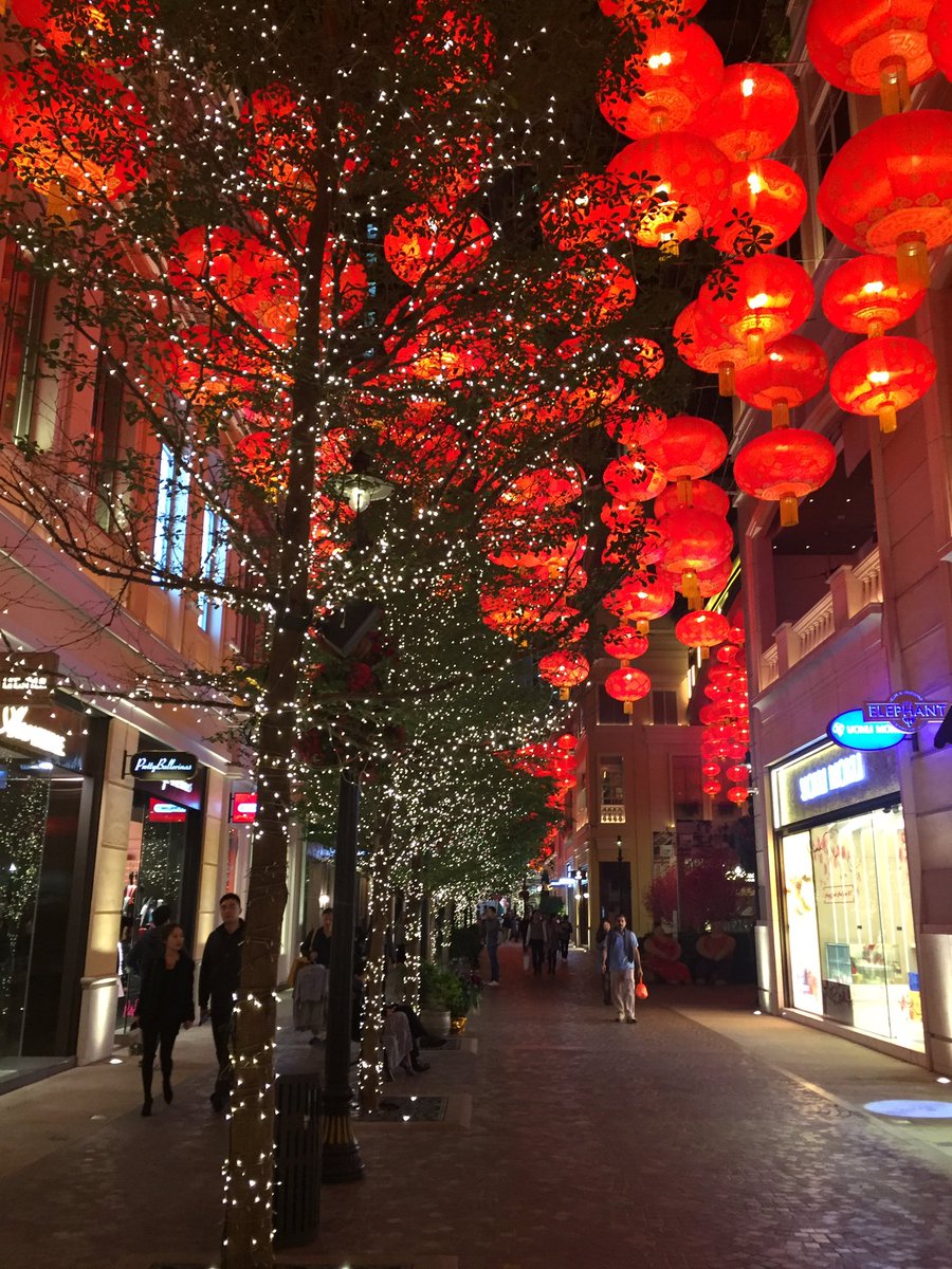 Hong Kong is looking more festive than ever for Chinese New Year #cny #cny2017