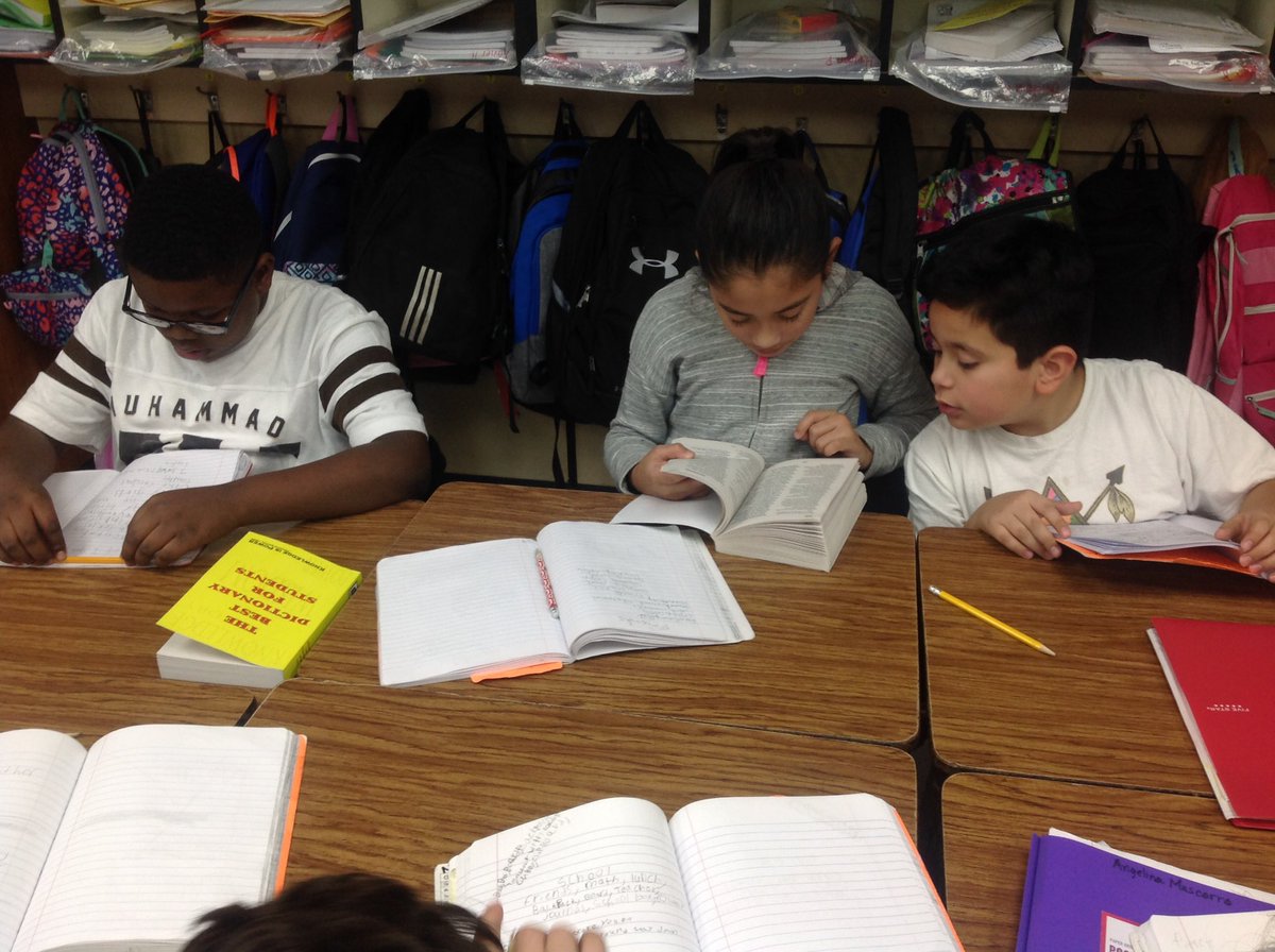 monicals1981's tweet photo. Thank you to The Grange for the dictionaries, we are excited to use them during our writing! #hawksriseec https://t.co/rL3Muob6zo