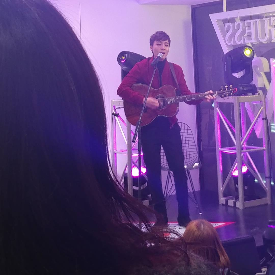 FloraJunk's tweet photo. มีความ dandy มีความ preppy #RoyKim #GUESSEvent
Credit : https://t.co/WTtLKRCjnu https://t.co/nUNUBv2oPt https://t.co/kNpTNkPYRG