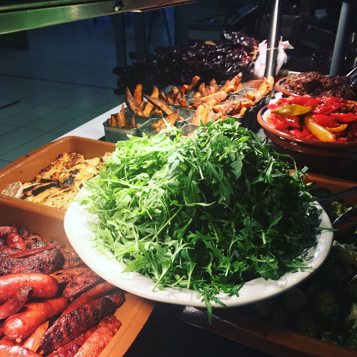 GCafe4ML's tweet photo. Brindisa pop up / Garden Cafe. Chorizo, piquillo peppers, rocket and aioli in ciabatta bun
#Gardencafe #Gcafe4ML @compassgroupuk @RA_Food https://t.co/DZB1zLvRsW