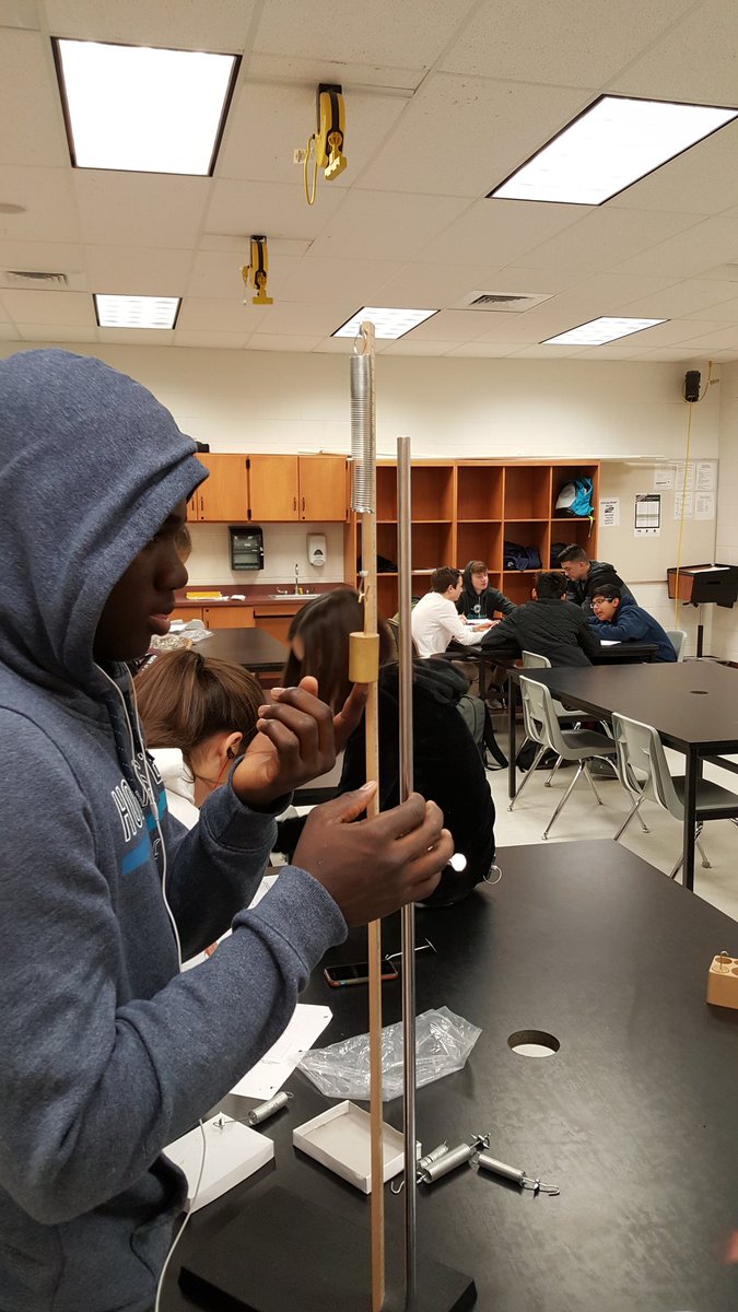 STEM_Bobby's tweet image. Hooke&apos;s Law in #PhysicsFirst #PirateSTEM