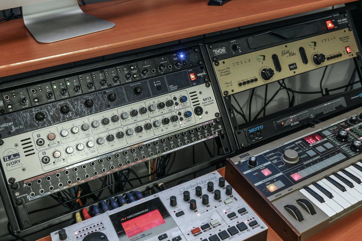 NEWS: comm•une collective open affordable studio set up in East London theransomnote.com/music/news/com…