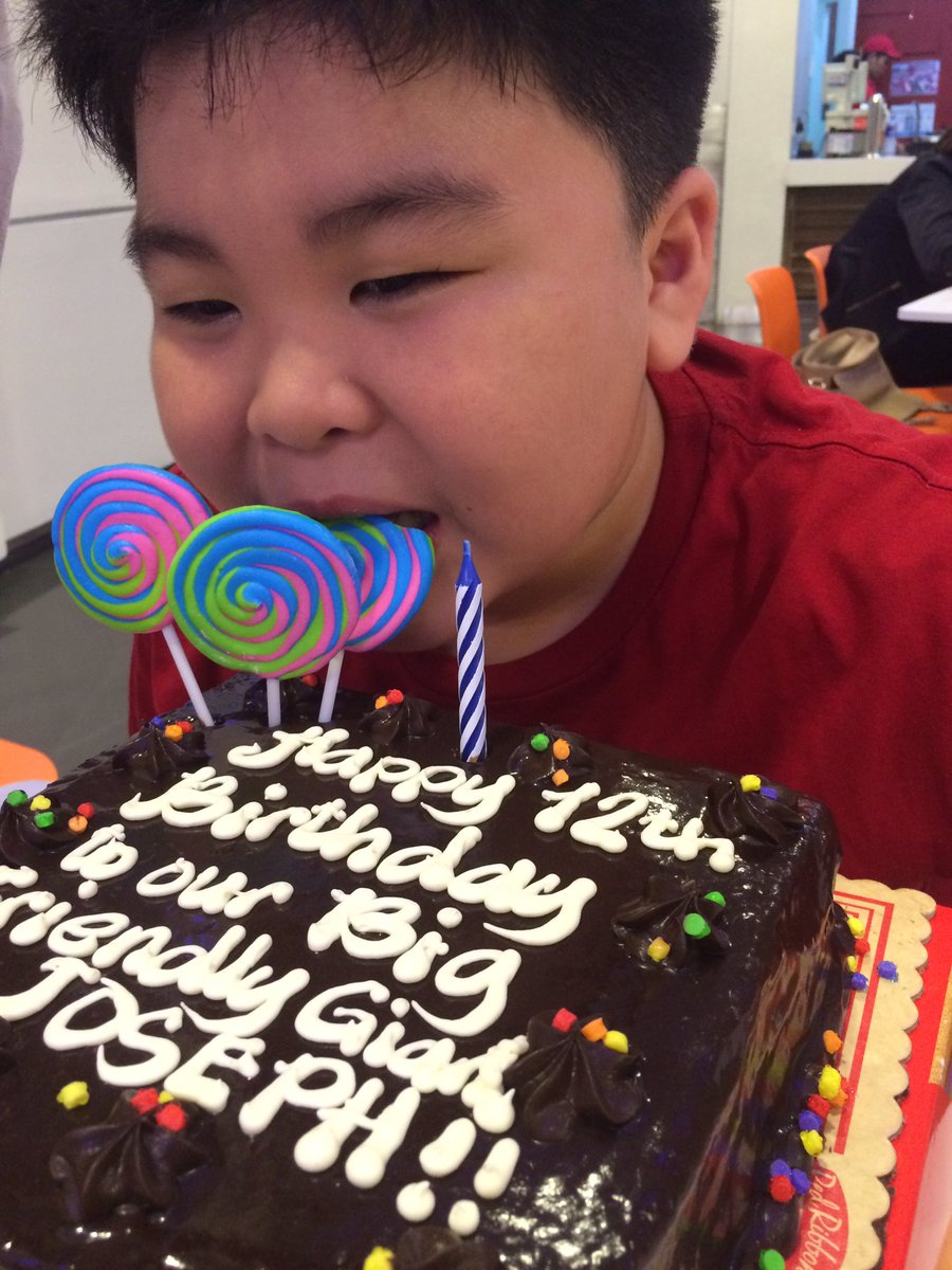 fnmaraneta's tweet photo. Ma blow siya dapat candle pero gin una ya gid kagat ang lollipop #typicaljoe #bunjingforevs 😂❤️ https://t.co/EqAj3Kq8Hr