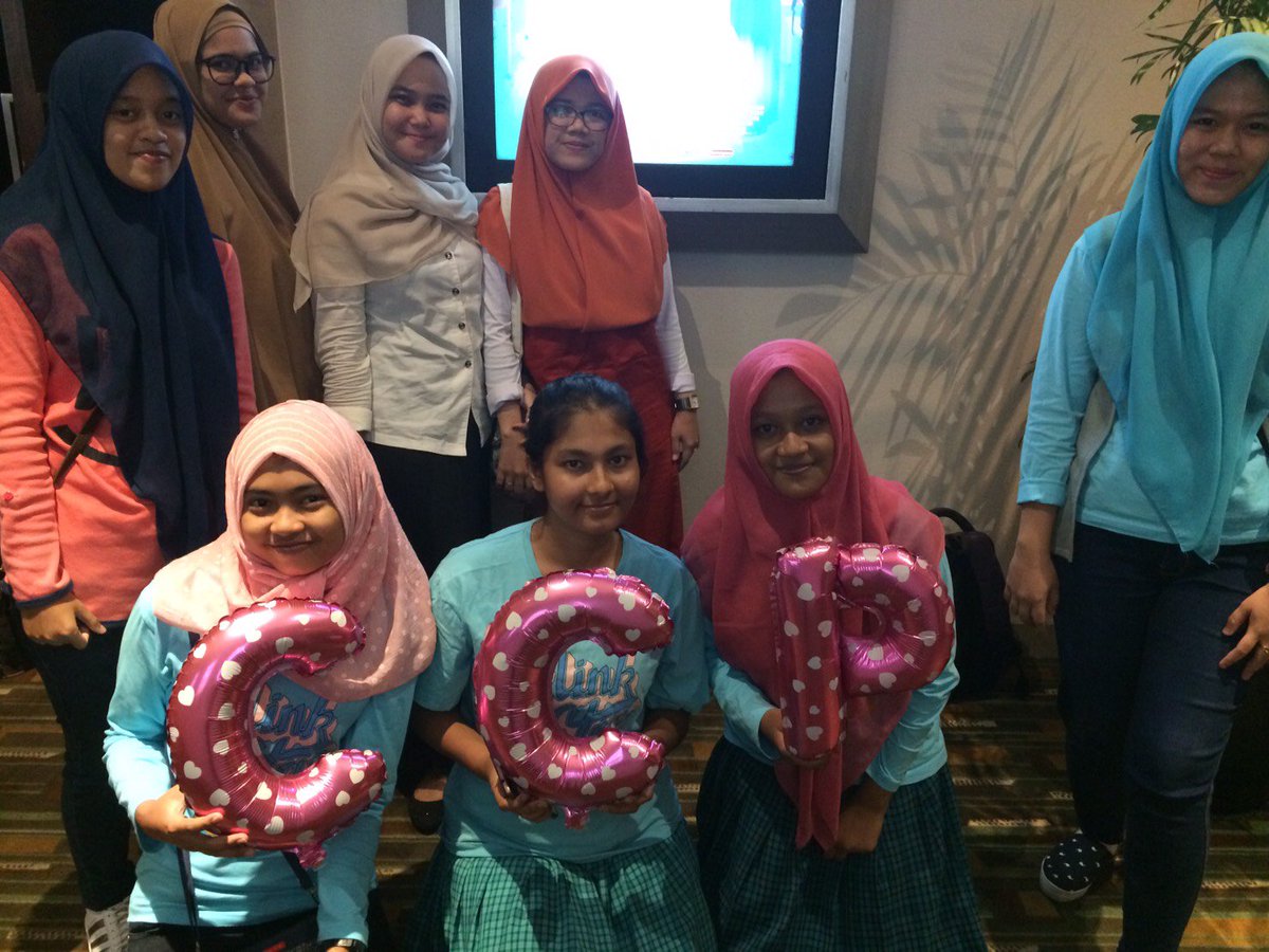 SHMedan_'s tweet photo. Hai selamat malam medan! Ini @BSMedan_BS yg nobar @CCPThemovie  tadi siang di hermes! Seruuuuuuuuu!!!!!! Nyesel deh ga ikutan wkwkw https://t.co/ZU8nz8aP2l