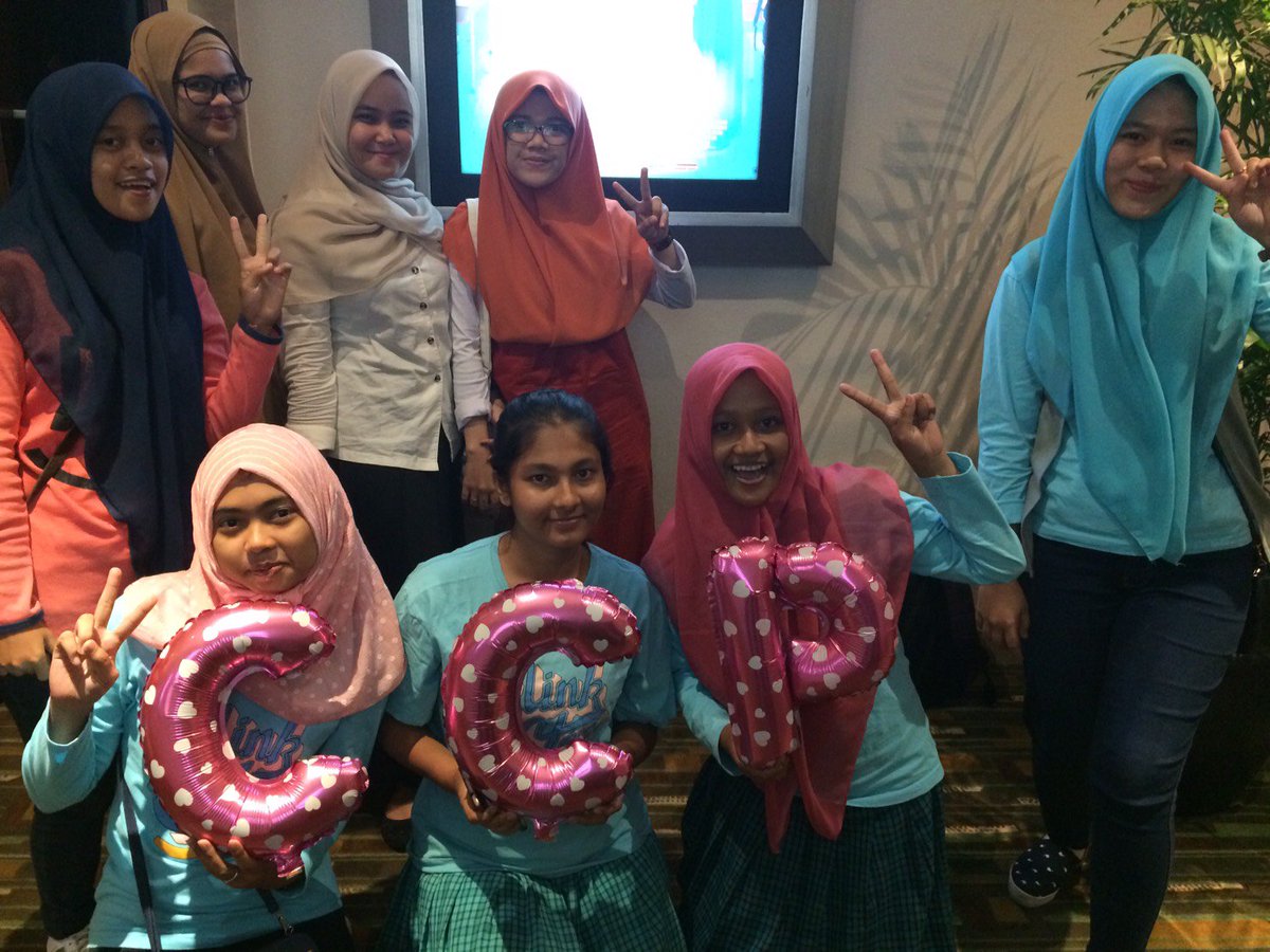 SHMedan_'s tweet photo. Hai selamat malam medan! Ini @BSMedan_BS yg nobar @CCPThemovie  tadi siang di hermes! Seruuuuuuuuu!!!!!! Nyesel deh ga ikutan wkwkw https://t.co/ZU8nz8aP2l