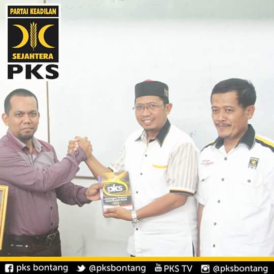 Pertemuan DPD PKS kota Bontang bersama Bontang Post Semoga ke depannya jalinan Silaturahim ini semakin bisa ditingkatkan
#KhidmatUntukRakyat