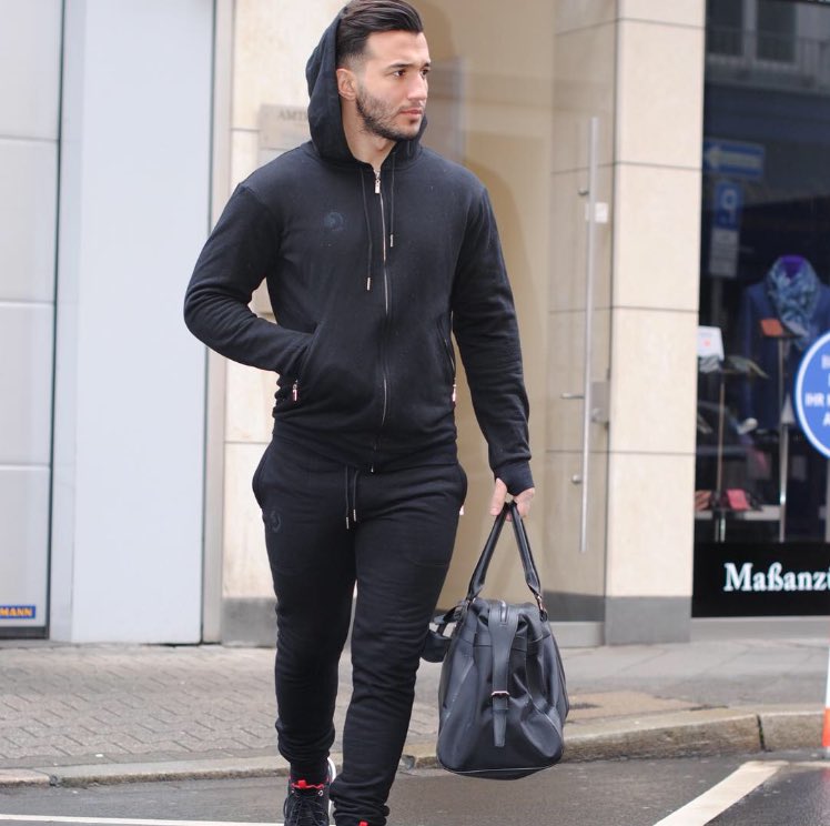 Our Swedish model Umito Obeyd wearing our black LS tapered tracksuit &amp; 55 leather holdall ✔ All in our SubZero Sale! vascularwear.com/product/black-…