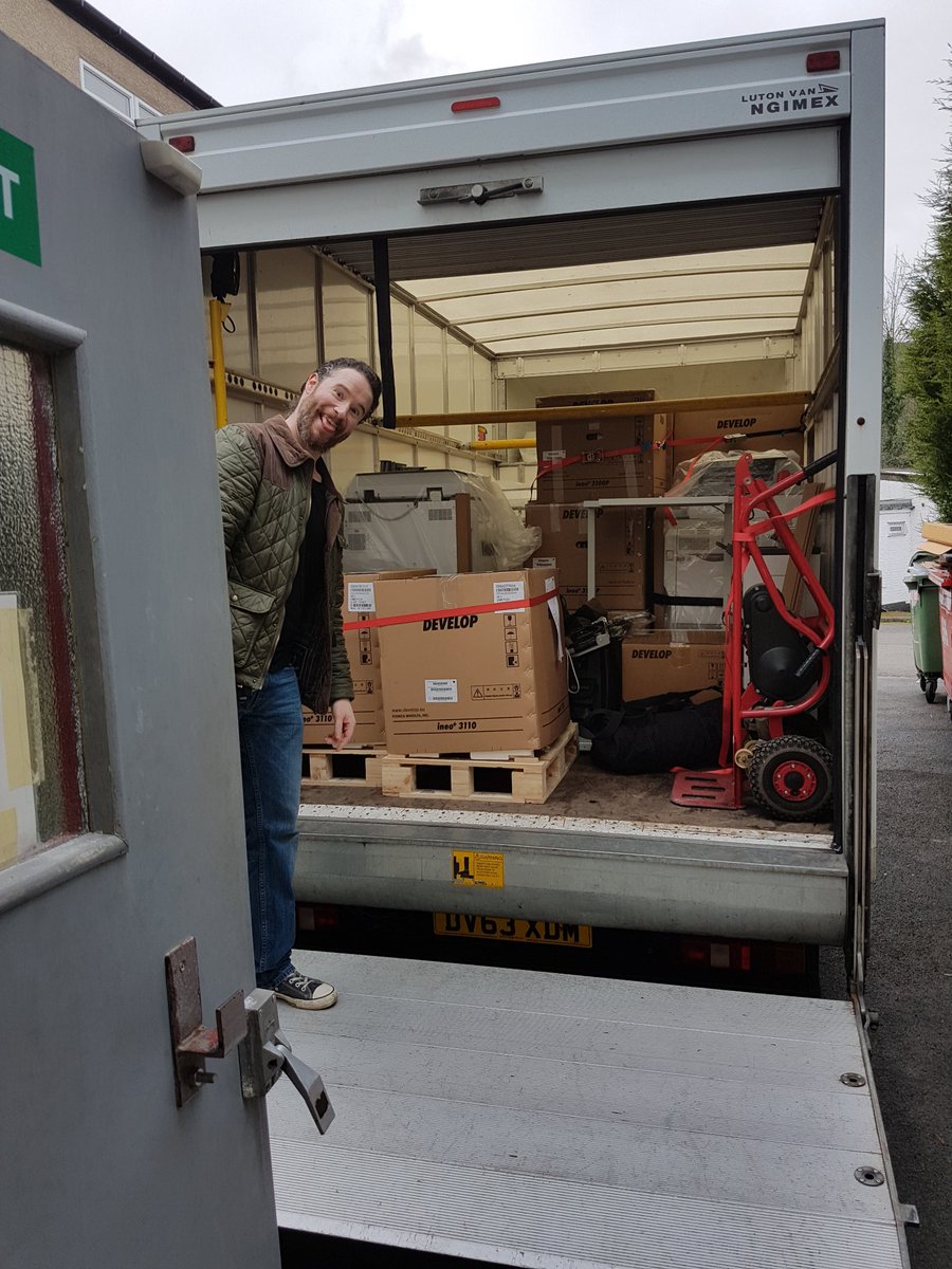 FastekTweets's tweet photo. Road trip to various places south of Yorkshire today for one of our teams!!! π #delivering #massiveorder #roadtrip #lifeinsales #engineers https://t.co/4HL2izqgOs