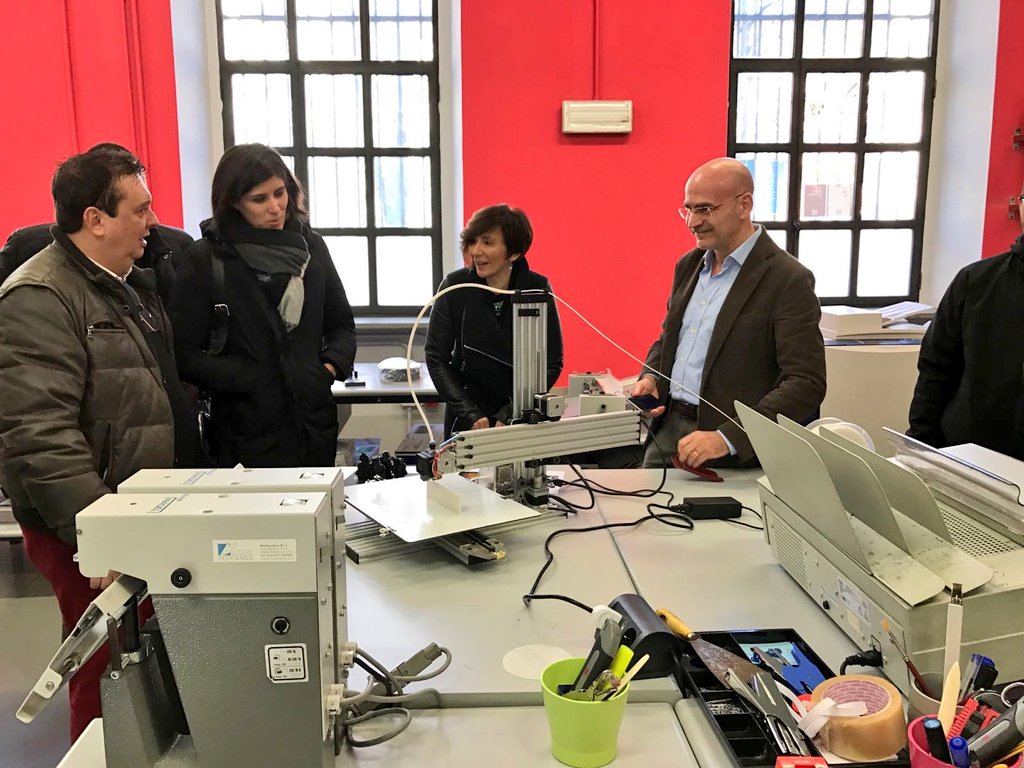 c_appendino's tweet photo. Grazie a @PdeiMestieri per avermi accolta questa mattina. È sempre bello vedere il lavoro di chi scommette sul futuro dei giovani
#Torino https://t.co/BmQ1VPiEuw