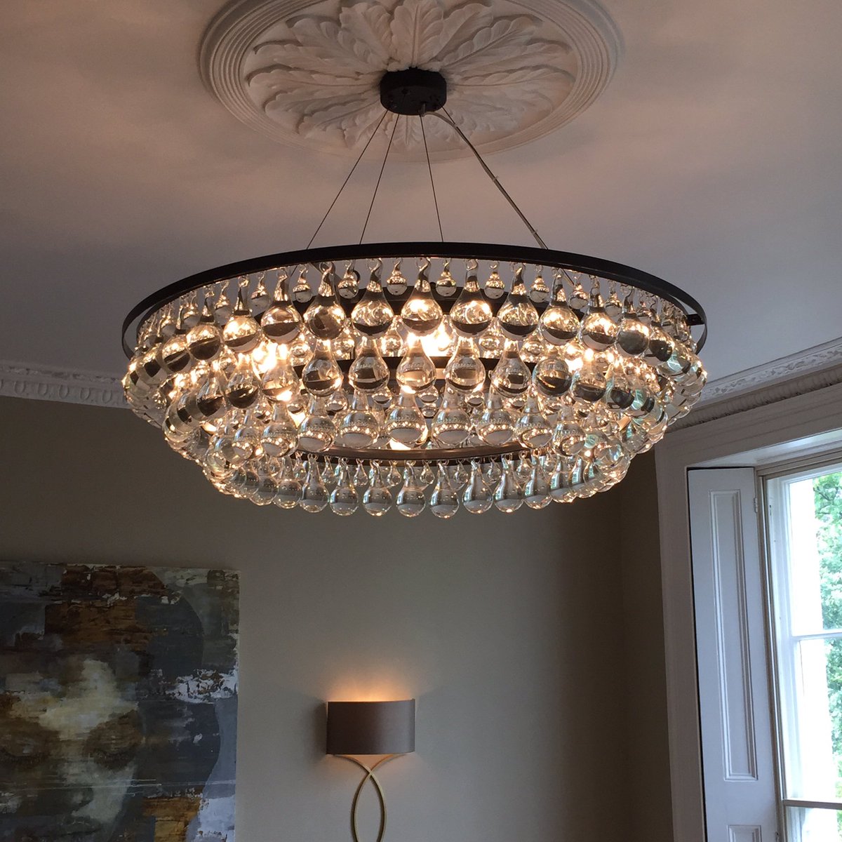 atlanticintdes's tweet photo. Bronze with glass drops - a favourite in its new home #lighting #pendant #chandelier #livingroom #interiors #interiordesign #luxuryinteriors https://t.co/bprMf1WhqY