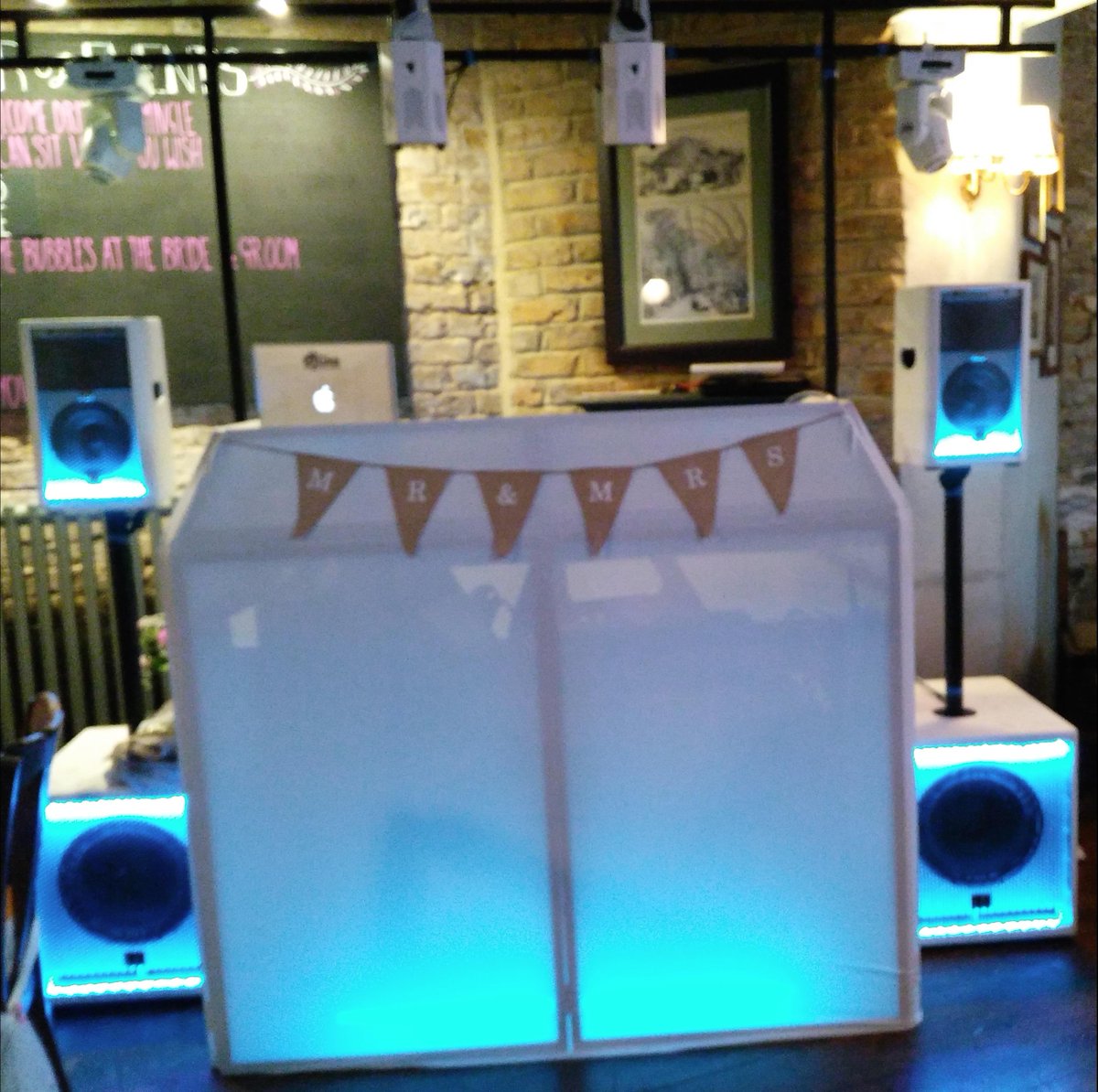 BureauOfEvents's tweet photo. We pride ourselves in making our 'White Wedding' set-up look tidy for your special day! #WeddingDJ #WhiteWedding https://t.co/itrqdBNja3