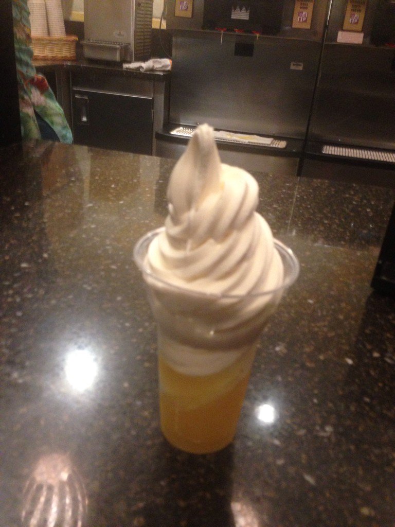 lisa_wadden's tweet photo. #dolewhip how I've missed you! #pineapplefloat #disney which you were here @LoriWadden https://t.co/HzslwTiQ4m