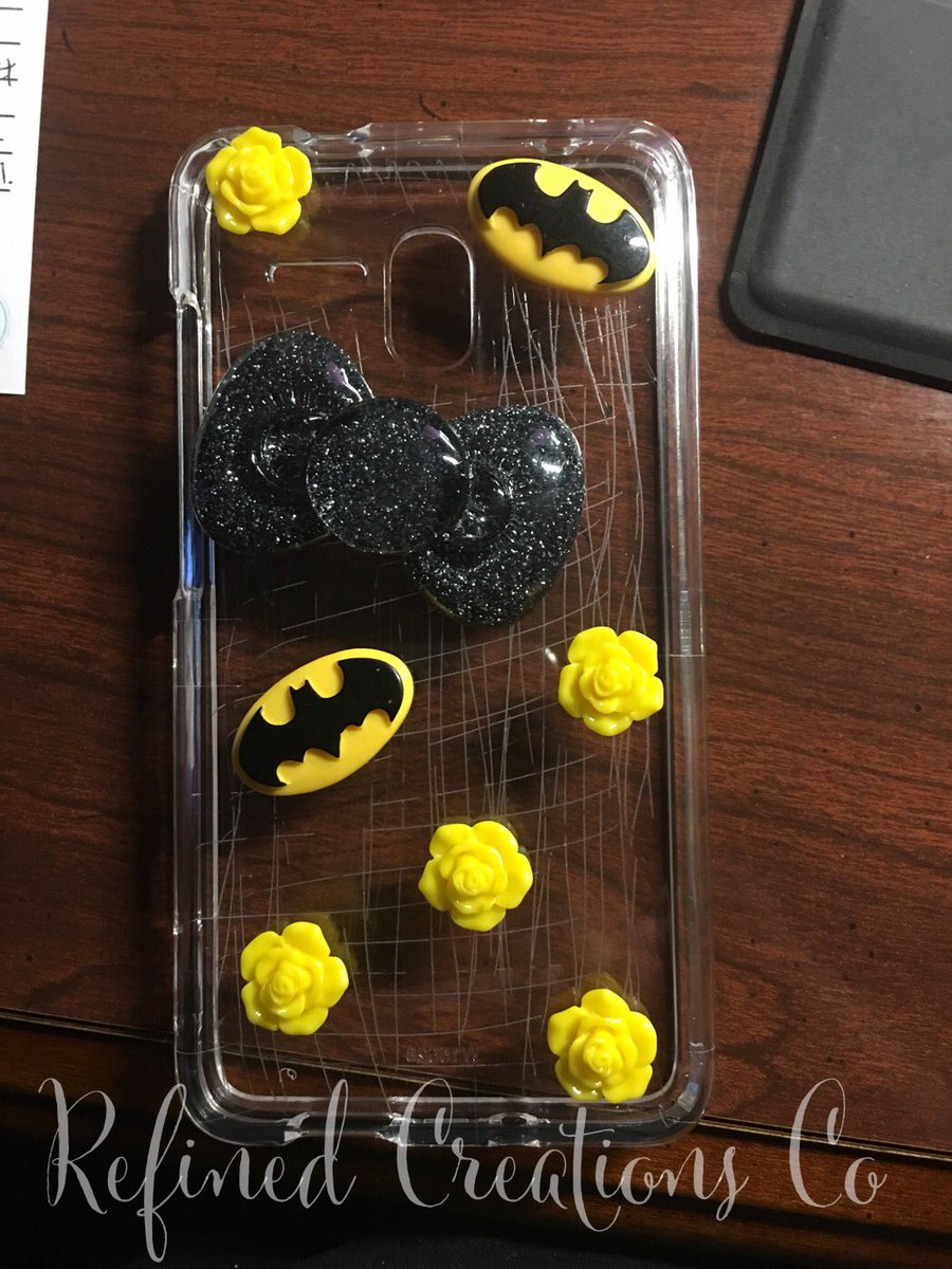refinedcreatco's tweet image. Making a custom order #batman case for a wonderful customer! #decodencase #decoden #cute #black #silver #sparkles #yellow #rose #roses