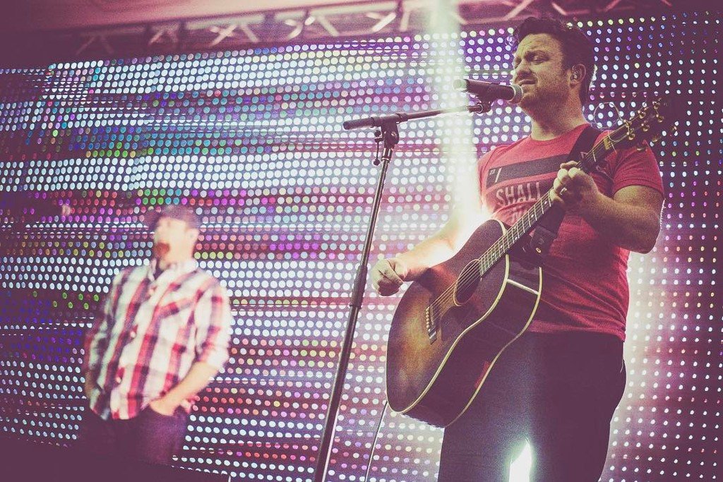 winshapegaffney's tweet photo. Shane and Shane had an amazing worship set! #winshapegaffney #hr17 #wp https://t.co/otgj9W8da3 https://t.co/t5hPKkONwJ