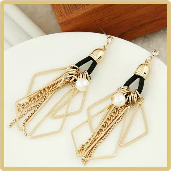 For the love for long earrings! Visit shopo.in/khusbooagrawal…
#Shopoholic #Shopotime #Longearrings #Earrings #Goldearrings #Tasselearrings