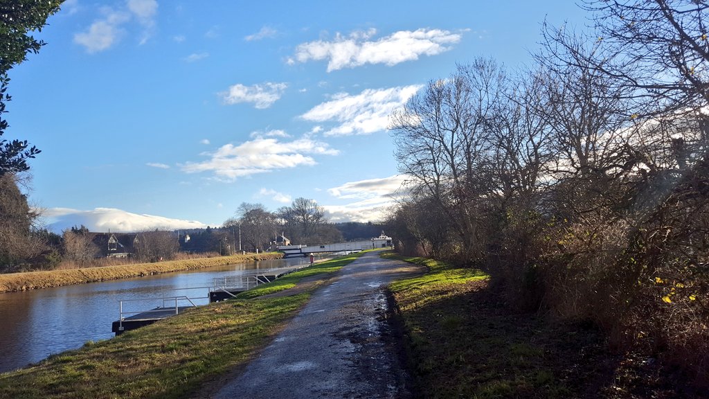 InverOutlanders's tweet photo. Beautiful  day for a walk along #CaladonianCanal Inverness  #DoesntFeelLikeJanuary @scottishcanals https://t.co/lKVopRfXIw