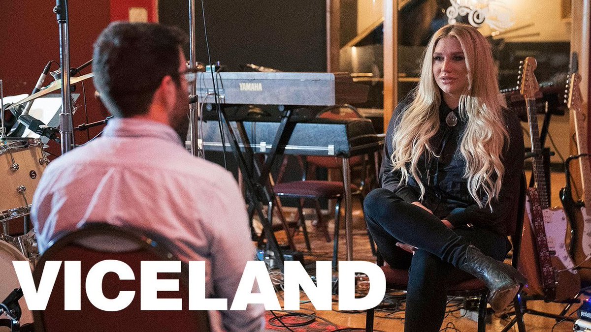 portalkeshasite's tweet photo. [Legendado] Kesha cede entrevista emocionante para documentário americano. https://t.co/7FnNiCVjGo https://t.co/CjysISpKq9