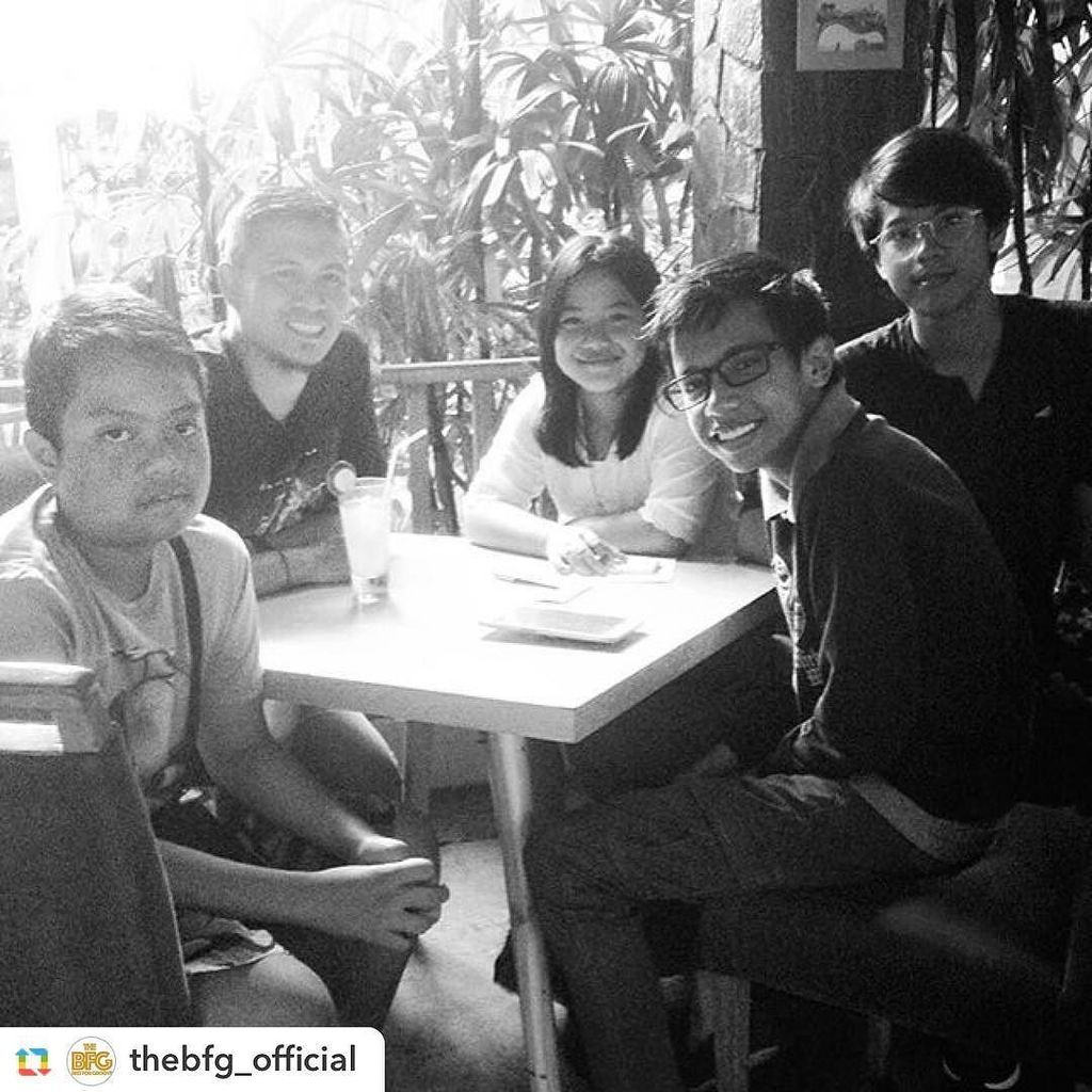 Jazzuality's tweet photo. The young guns @nadine_adrianna @vicowibowo @raihanardisoma @seanzuff as @thebfg_official with their mentor @angga_… https://t.co/Qkctekzr9w