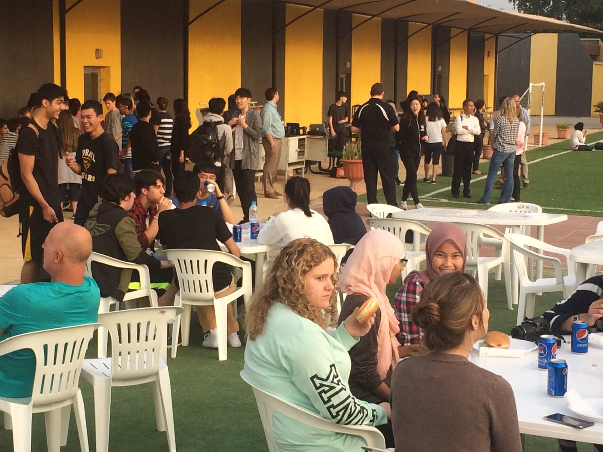 ISGjMSHSap's tweet photo. Good times at the MS/HS StuCo grill out @ISGJubail #jaguartale https://t.co/4C3dOBlkY5