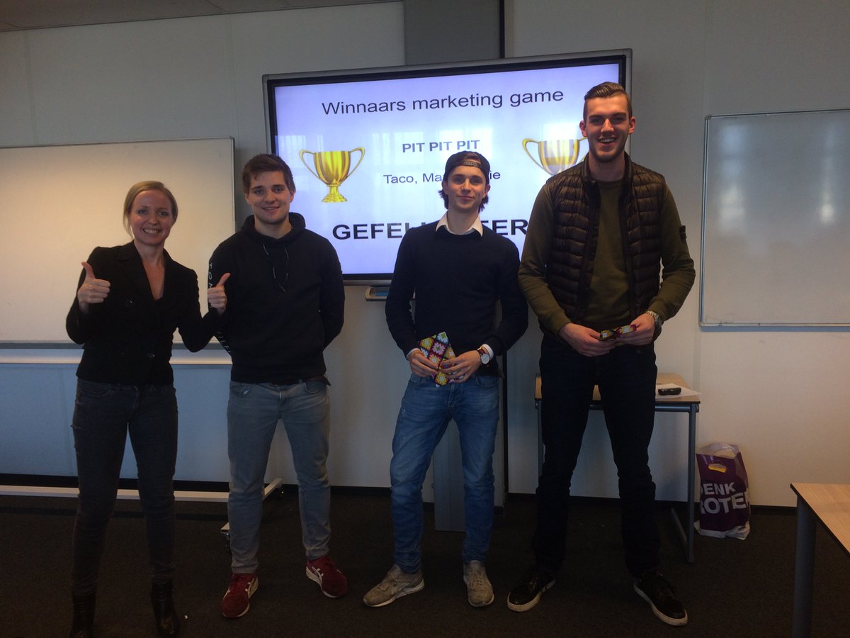 NicoleRenou's tweet photo. Gefeliciteerd winnaars marketing game #Tilburg #FontysBMKB https://t.co/lJm8LGwT7n