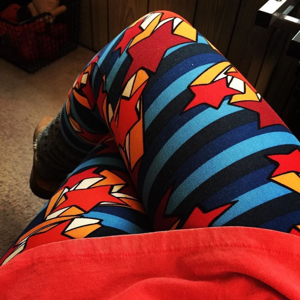 The_HERA_Life's tweet image. Cold, gray, rainy day requires a little #pow the attire. #wonderwomanwednesday #loveworkin… ift.tt/2jJT5Ki
