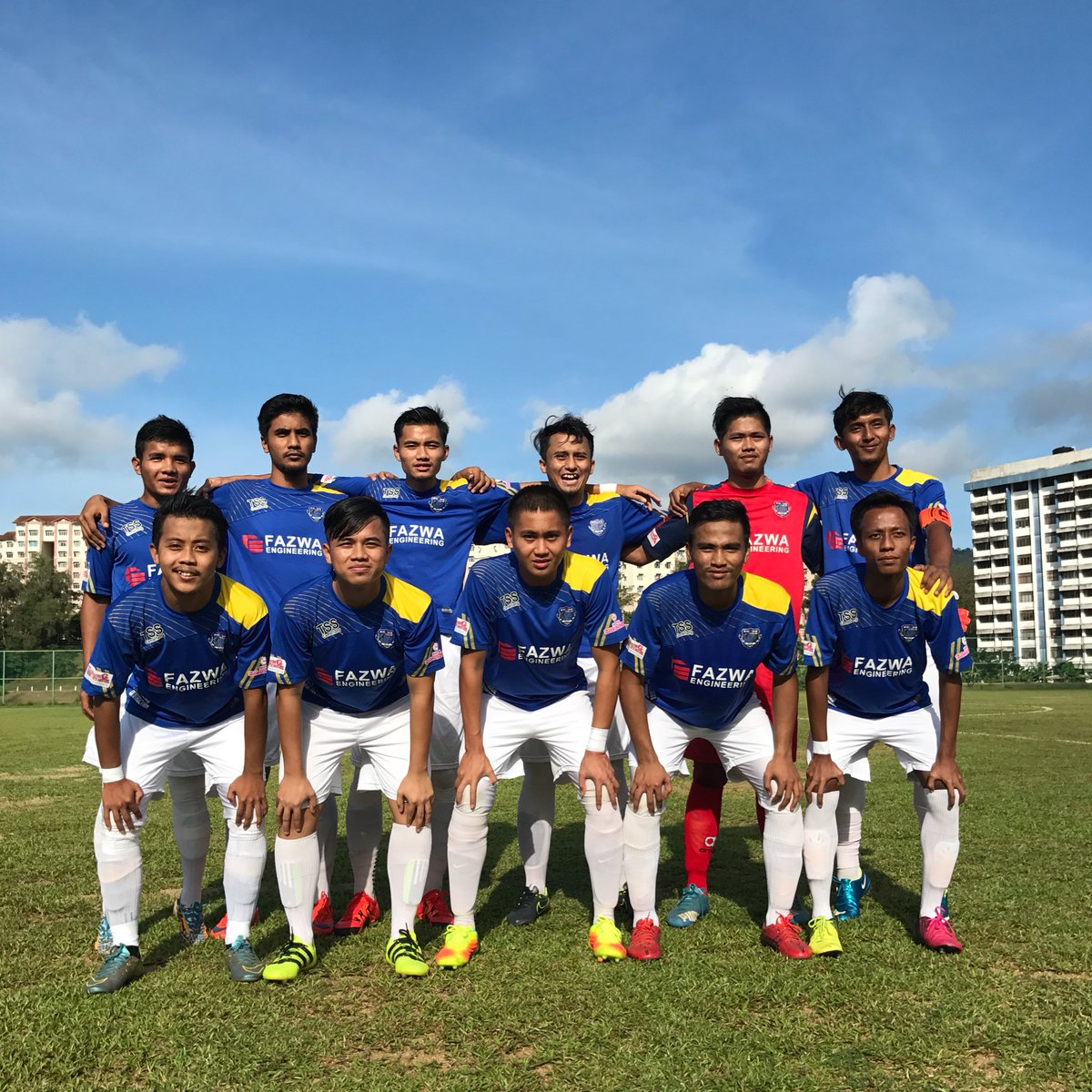 amrlarif's tweet photo. Campeones! 💯⚽️🏆
#KKCrew #LigaKuantan https://t.co/OuO3rgMTu9