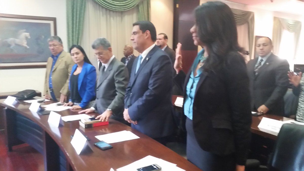 Elizabeth Zuleta (jeaz2408) Twitter