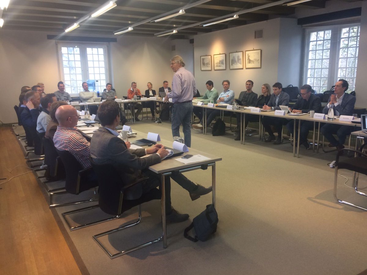 De executives opleiding 'Digitale strategieën en nieuwe verdienmodellen voor sportorganisaties' is vandaag gestart! #businessofsports