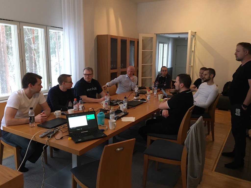 rinneheimo's tweet photo. Hyvällä porukalla syntyy paljon uusia ja loistavia ajatuksia. #Evolvit_Oy https://t.co/sRCZdmPg7O