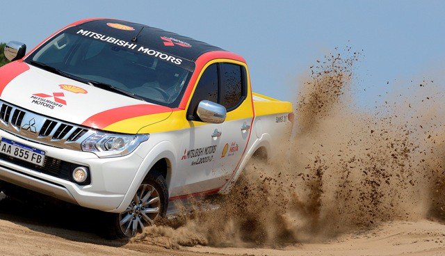 PruebautoS's tweet photo. En este #Verano2017 #Mitsubishi se presenta en #Pinamar @pirontiok https://t.co/912RaH9gLq https://t.co/9Da8uX6XCe
